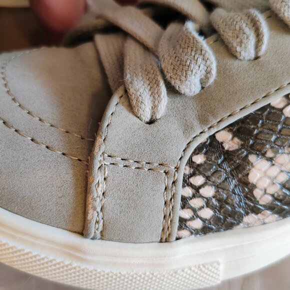 Treasure & Bond Lucy Snakeskin and Suede Girl's Sneakers, Size 2, Used - Picture 13 of 16